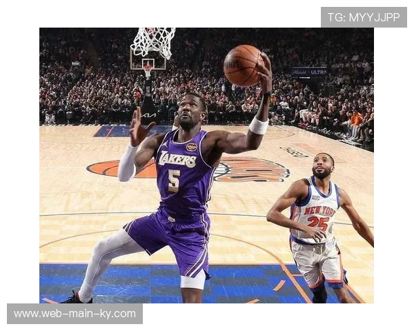 湖人防守效率排名第25，客场不敌尼克斯暴露攻防失衡问题。