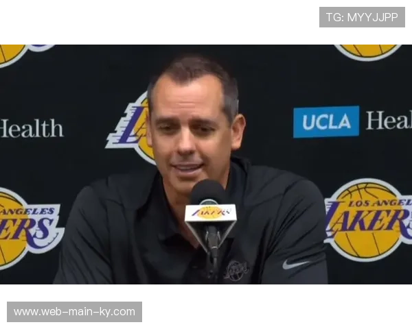 季后赛对阵模拟初步浮现 前四名轮空优势成各队争夺焦点